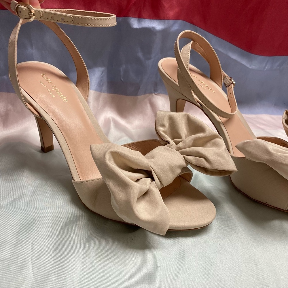 Kate Spade Gloria Bow heels EUC